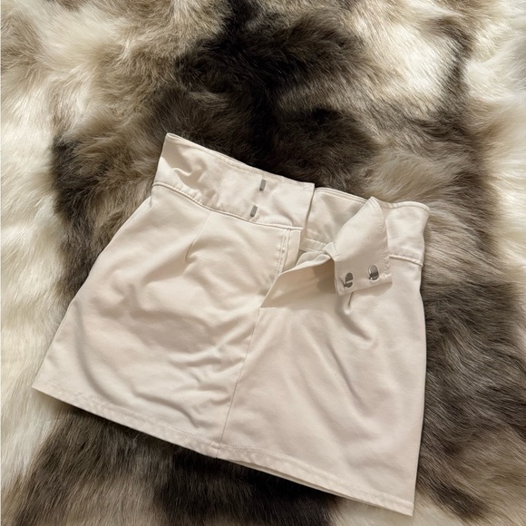 Cream High-Waisted Skirt - Picture 2 of 6